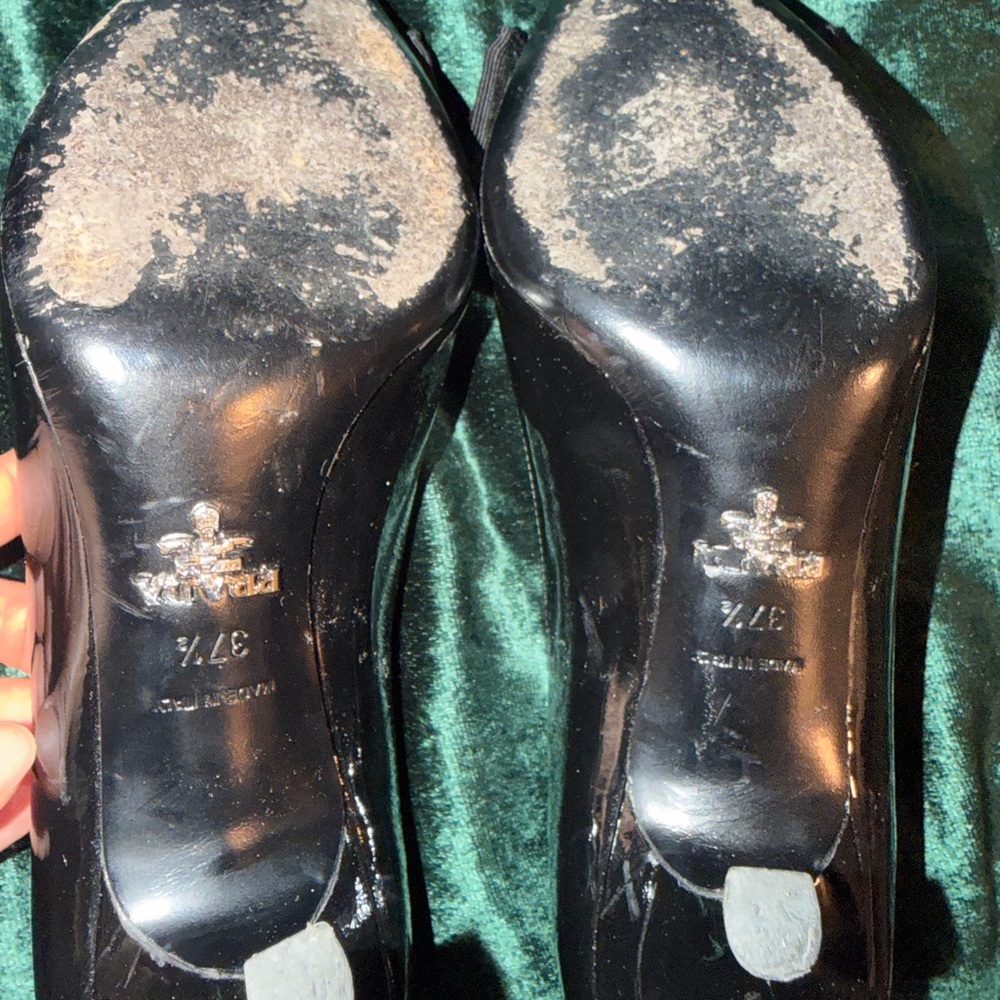 Prada Black Patent Leather Bow Pumps - image 4